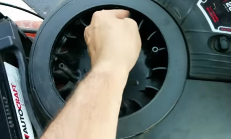 Manually pushing the Engine Blades 4