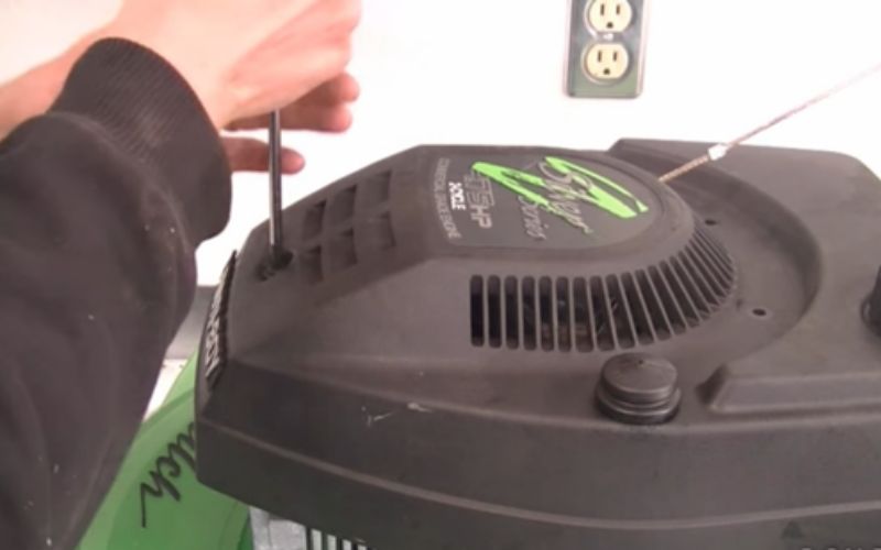 How To Troubleshoot a Lawn Mower That Won’t Throttle Up