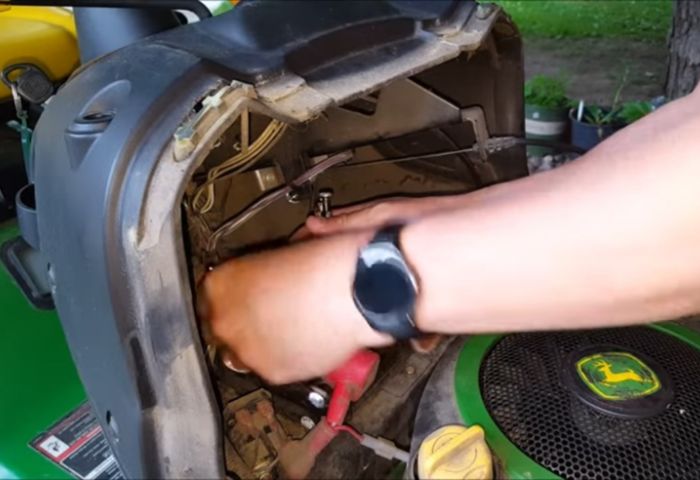 Lawn Mower Won't Turn Over with a New Battery | How to Troubleshoot ...