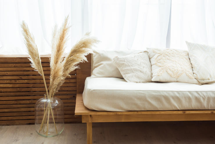 pampas grass decor, couch