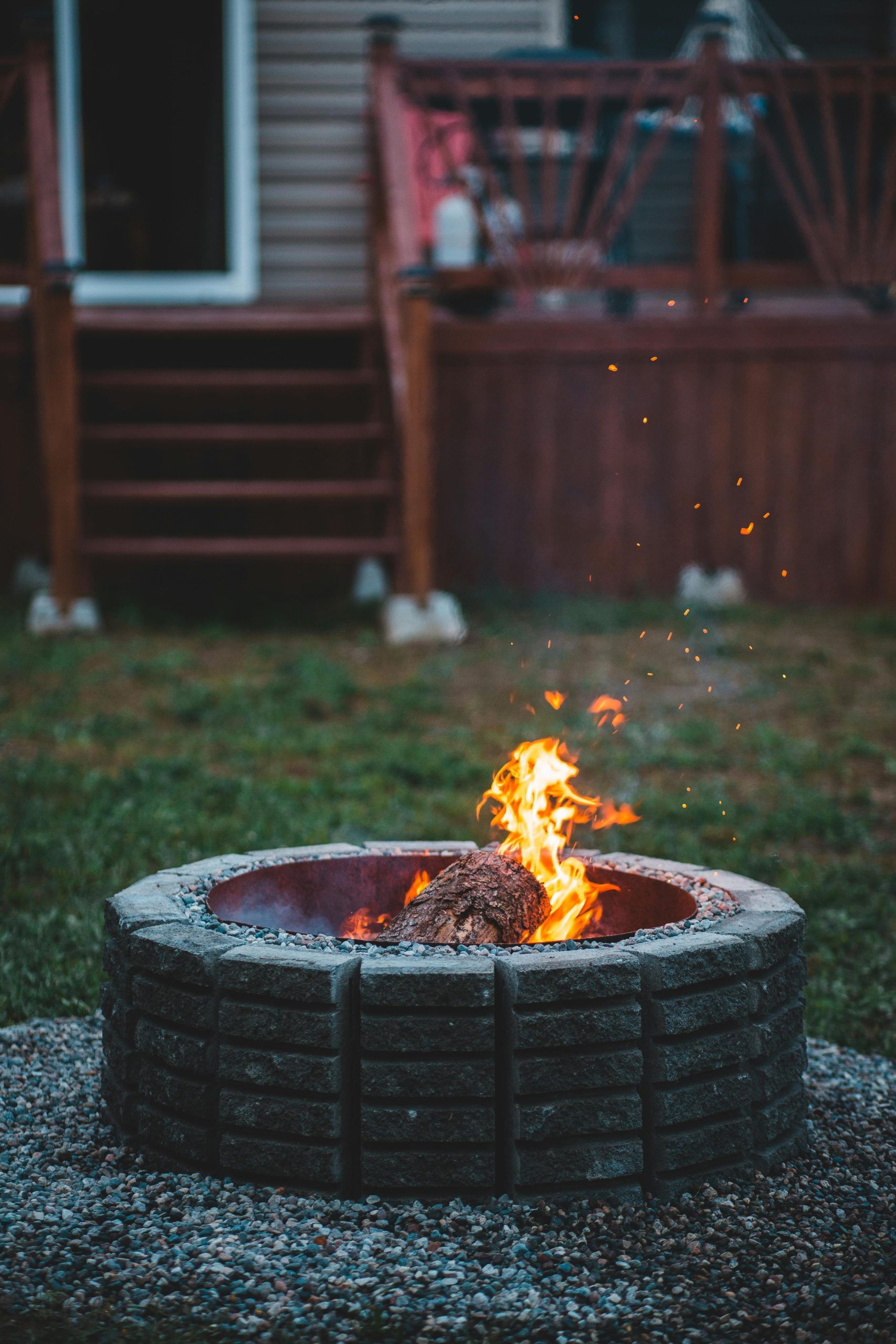 Best Fire Pits for Creating Outdoor Ambience