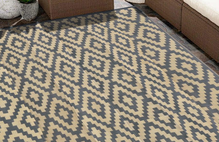 SAND MINE Reversible Outdoor Rug